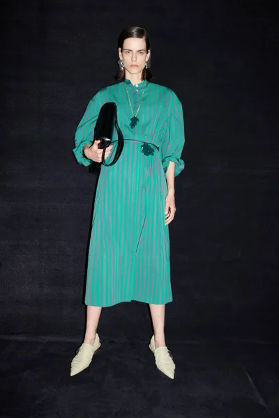 Look 15